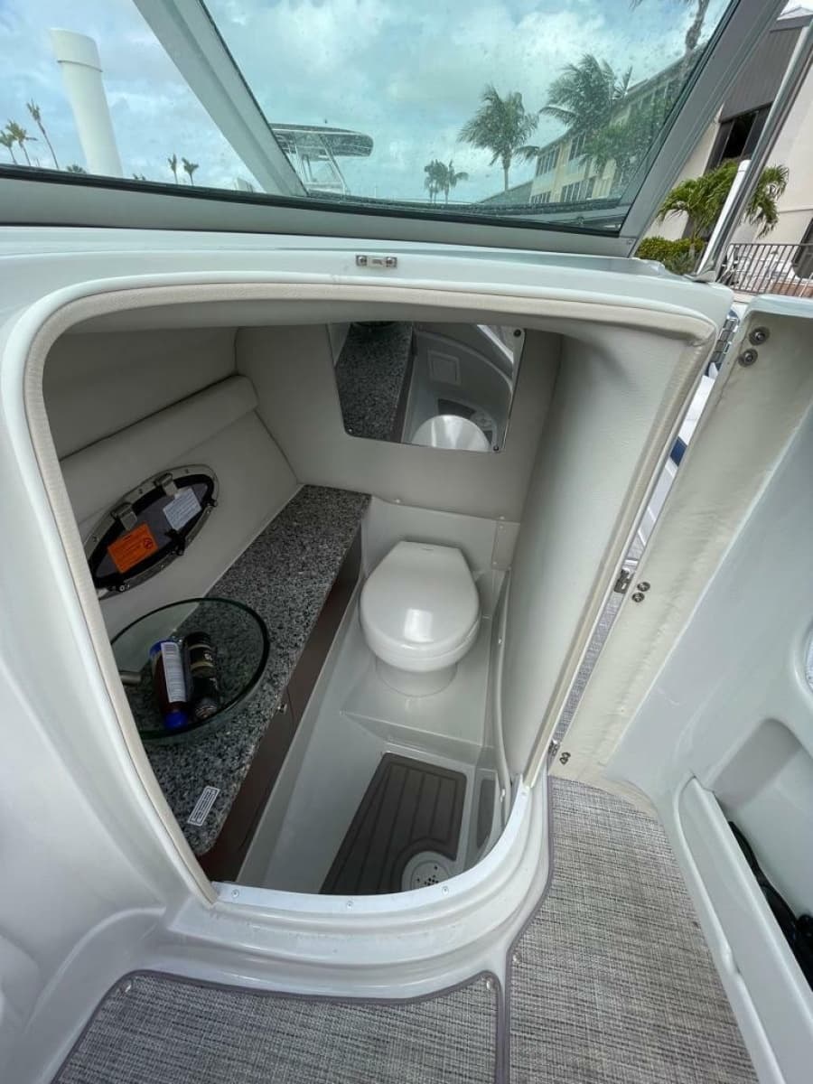 2021 Crownline 270 XSS - Photo 12