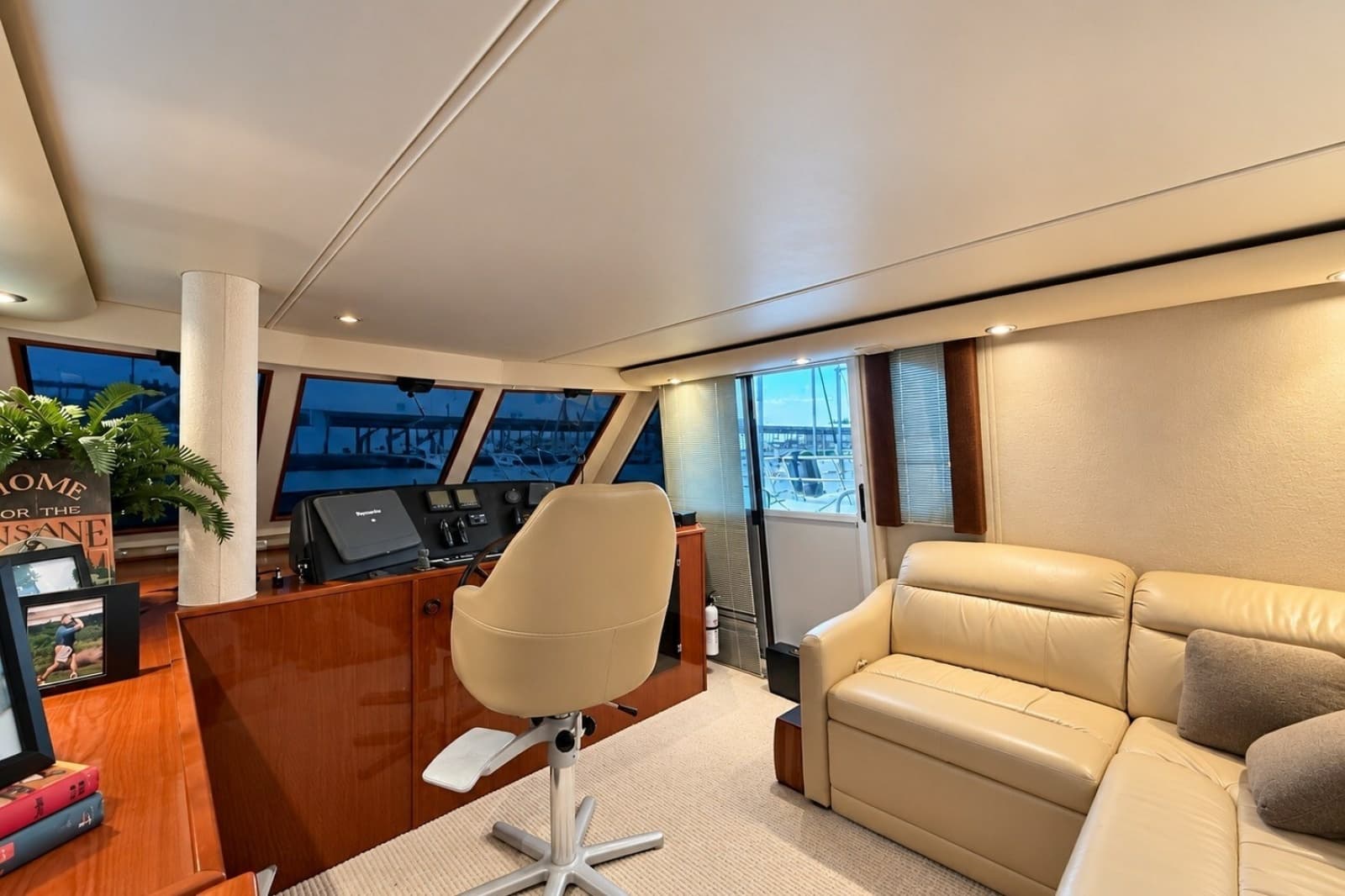 2009 Harbor Master Coastal 520 - Photo 4