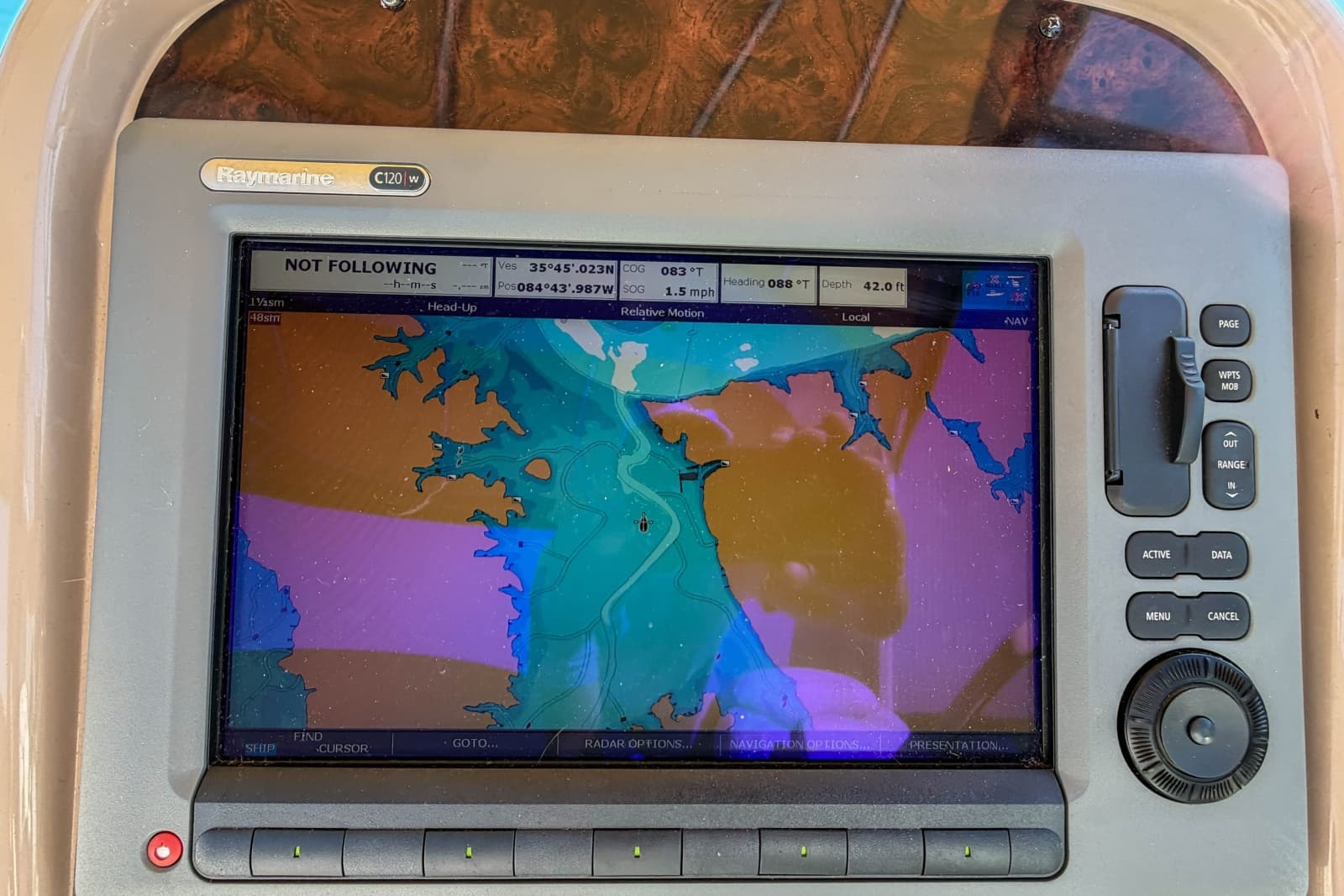 2003 Sea Ray 410 Sundancer - Photo 24