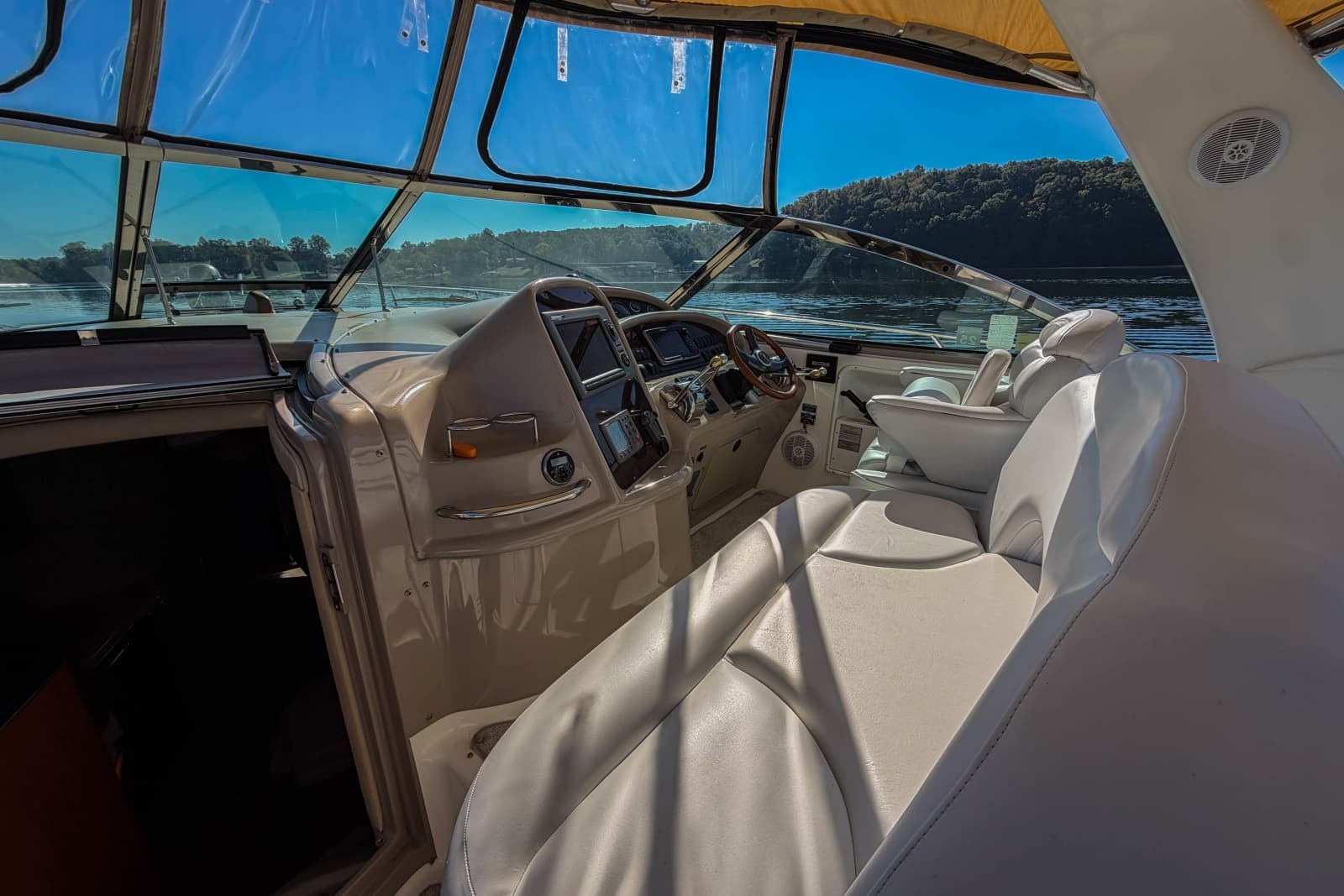 2003 Sea Ray 410 Sundancer - Photo 21