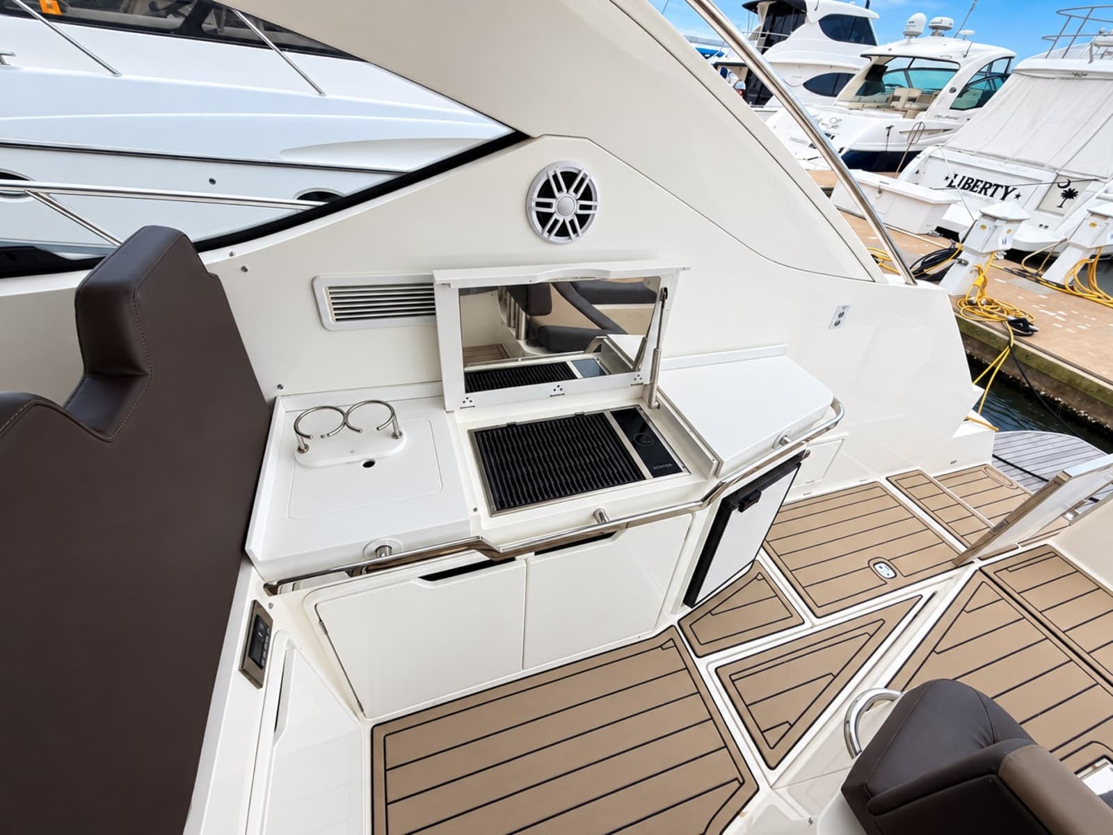 2017 Galeon 385 HTS - Photo 11