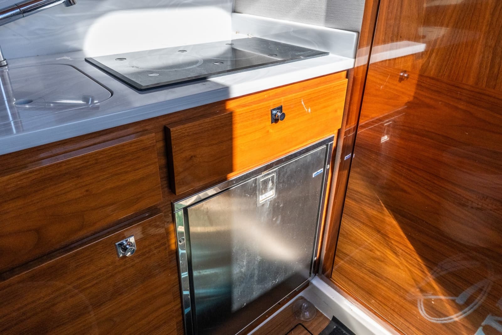 2022 Valhalla Boatworks V-46 - Photo 31