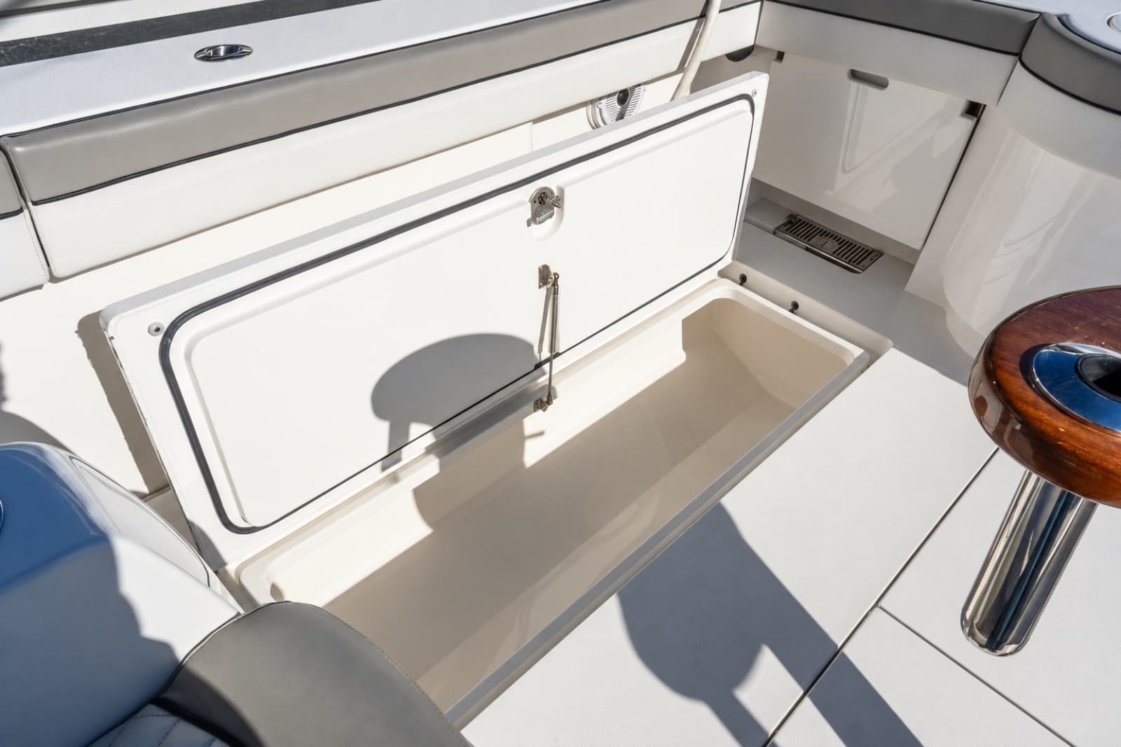 2022 Valhalla Boatworks V-46 - Photo 12