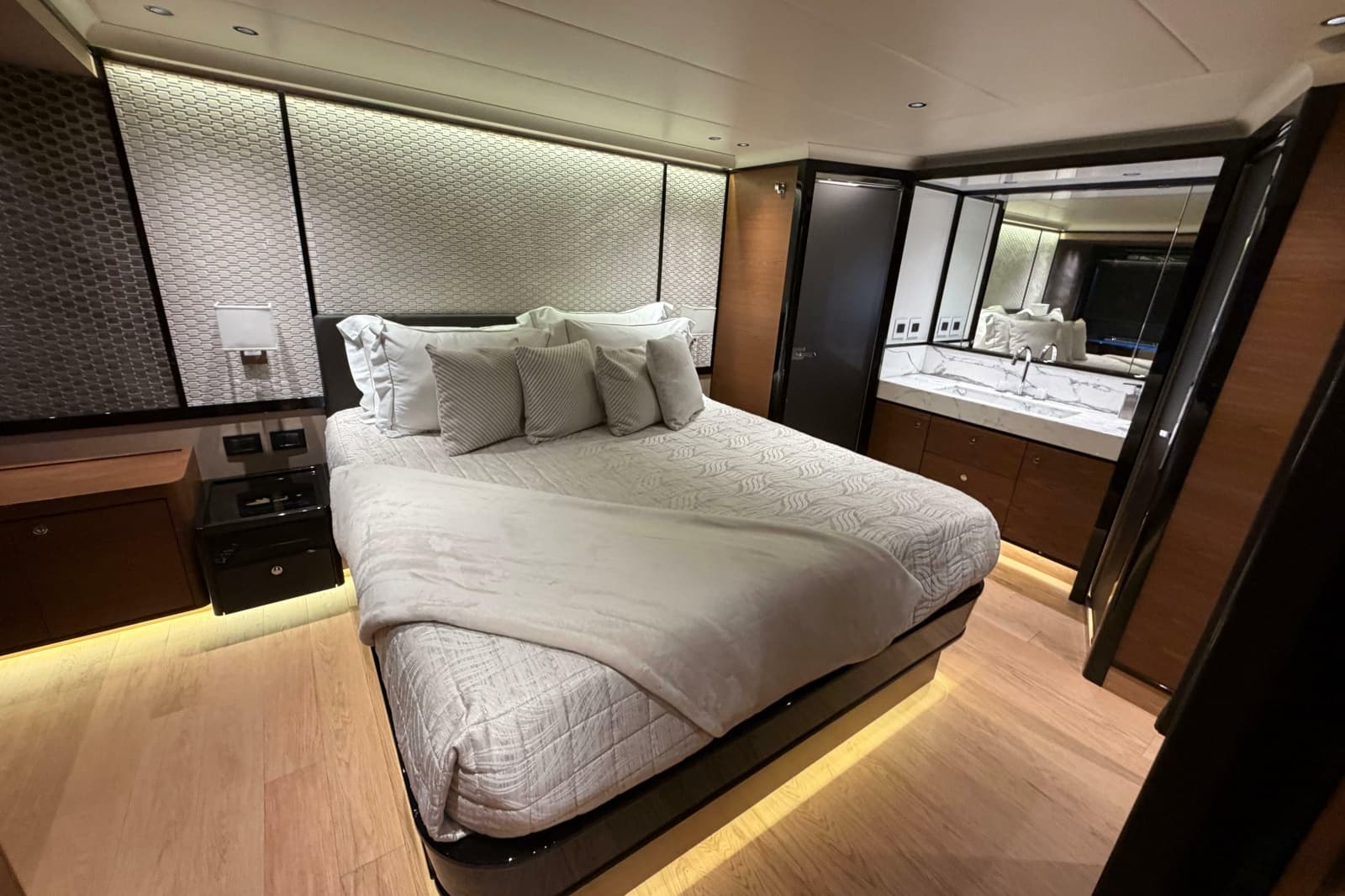 2024 Absolute Navetta 75 - Photo 9