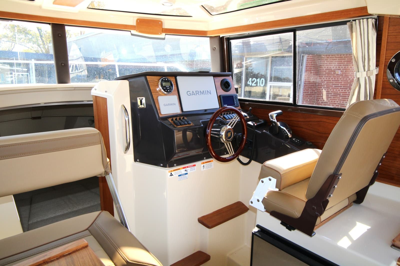 2025 Ranger Tugs R-25 - Photo 14
