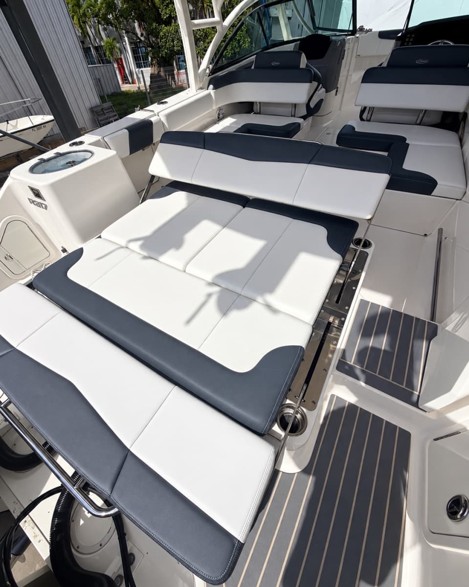 2019 Robalo  - Photo 30
