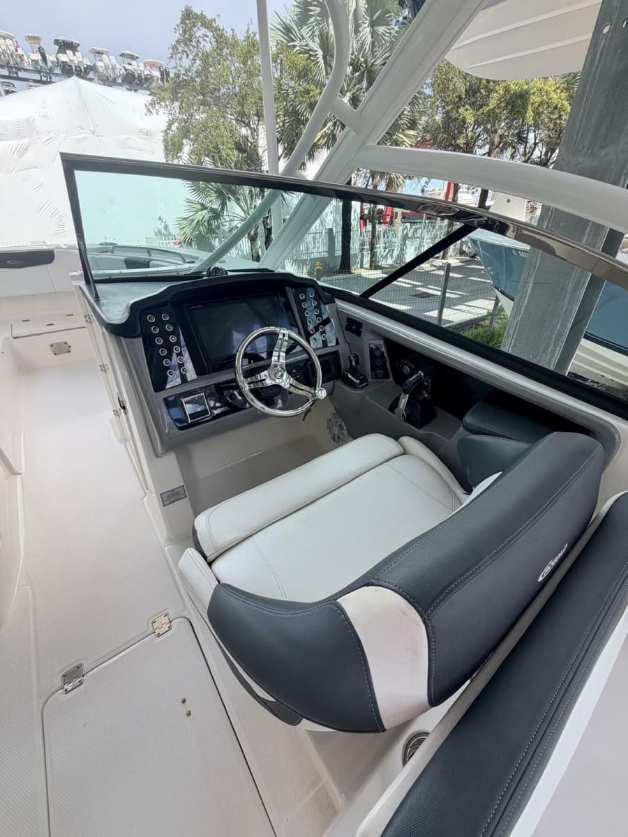 2019 Robalo  - Photo 9