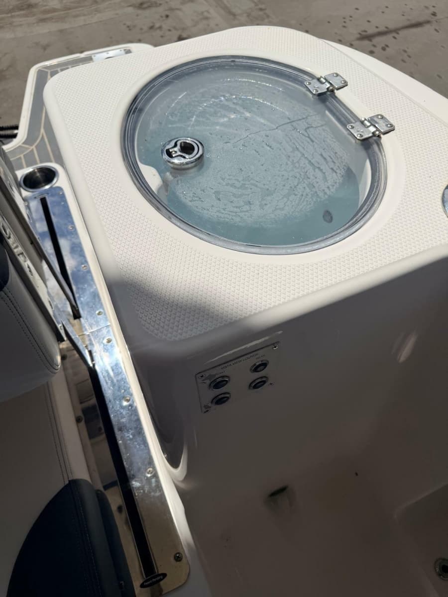 2019 Robalo  - Photo 4