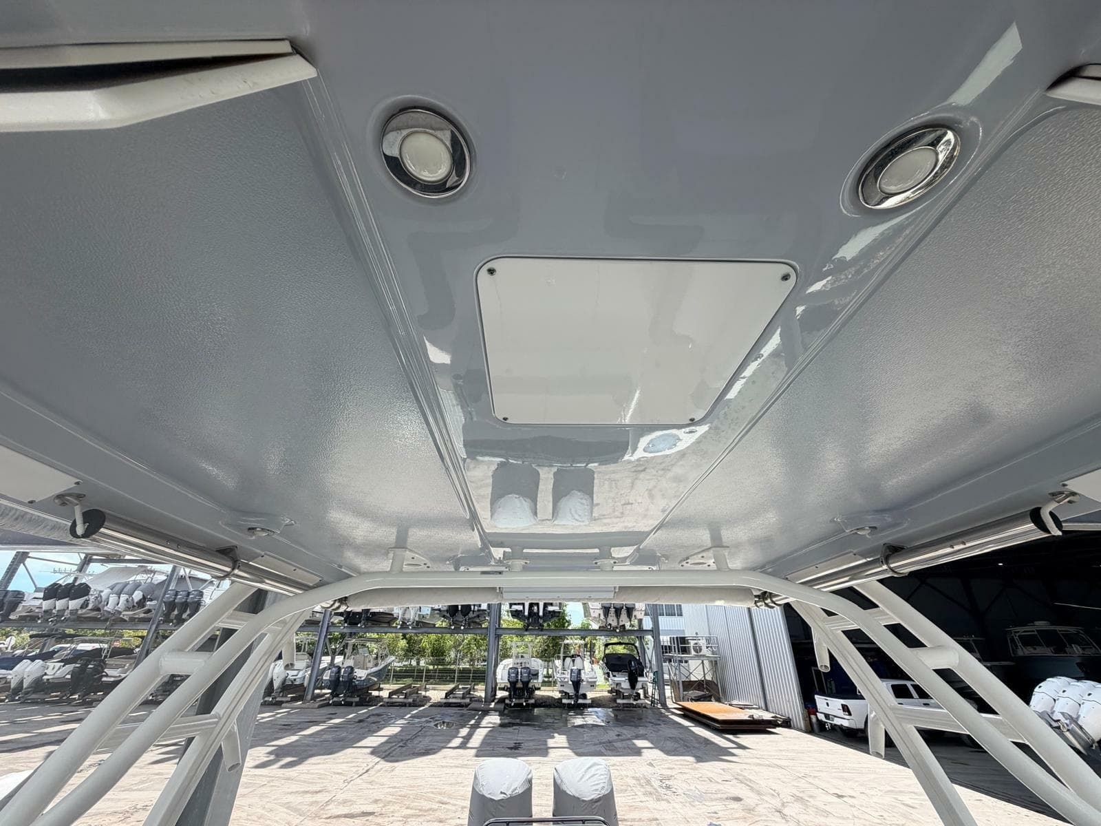 2019 Robalo  - Photo 13