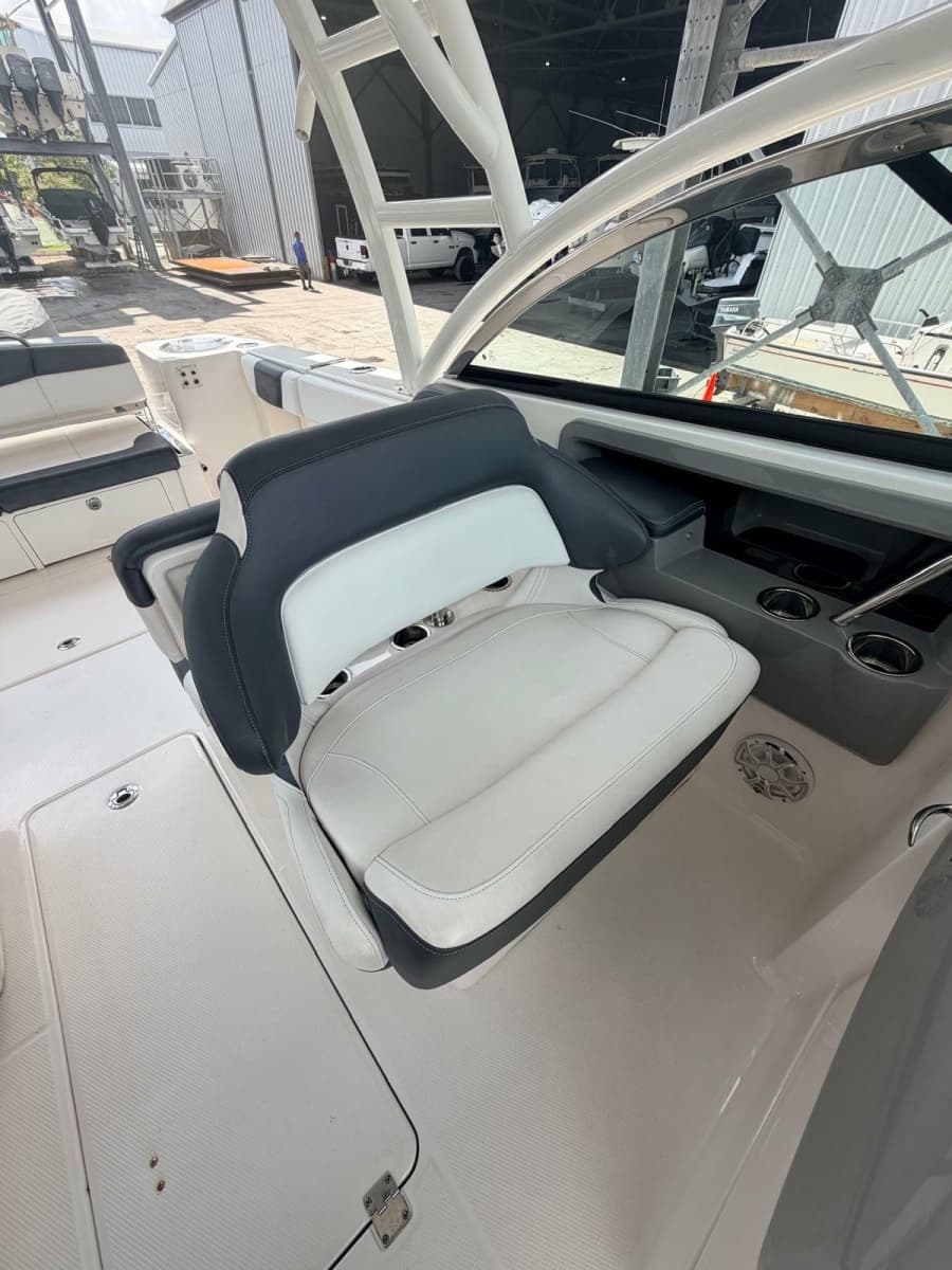 2019 Robalo  - Photo 12