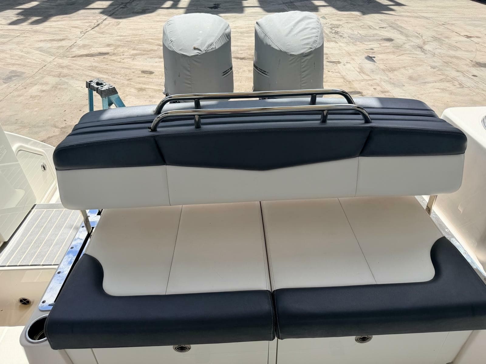 2019 Robalo  - Photo 3