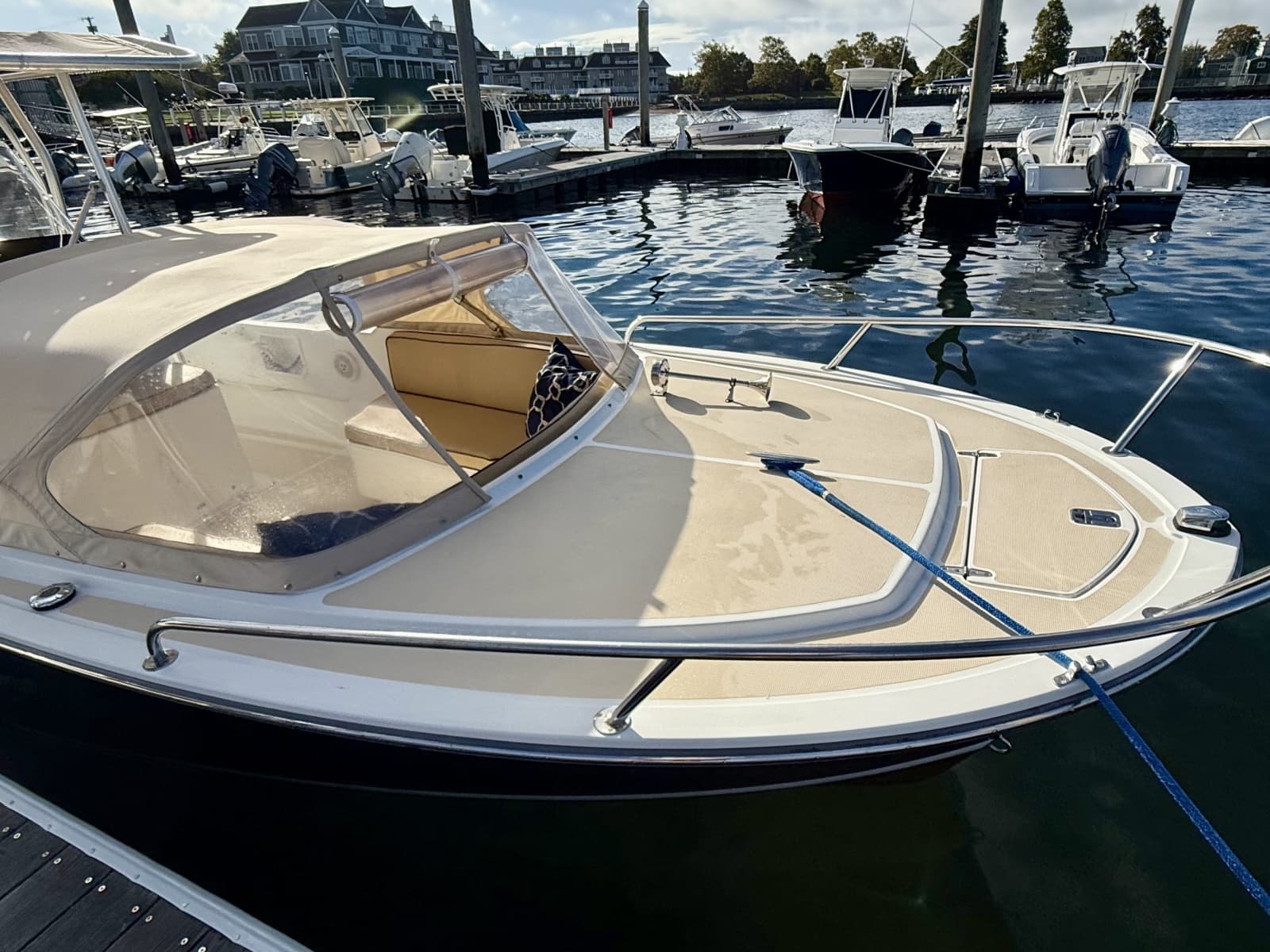 2010 Vanquish 24 Runabout - Photo 15