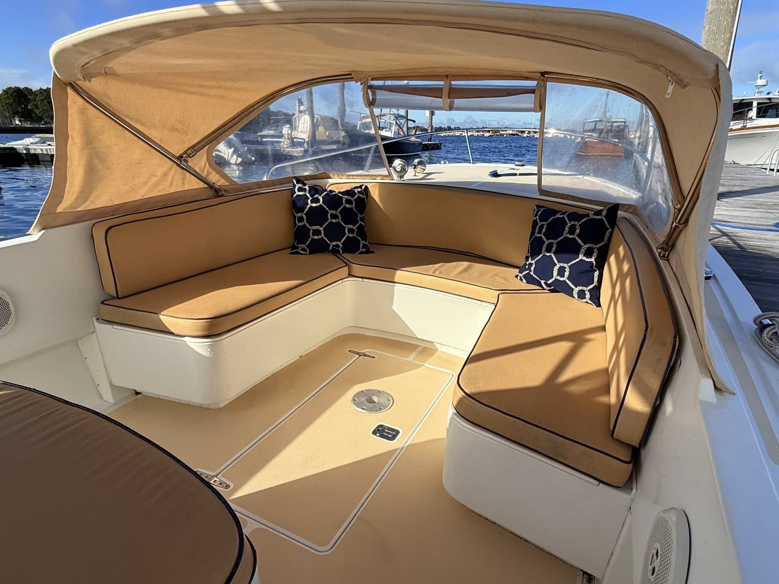 2010 Vanquish 24 Runabout - Photo 22