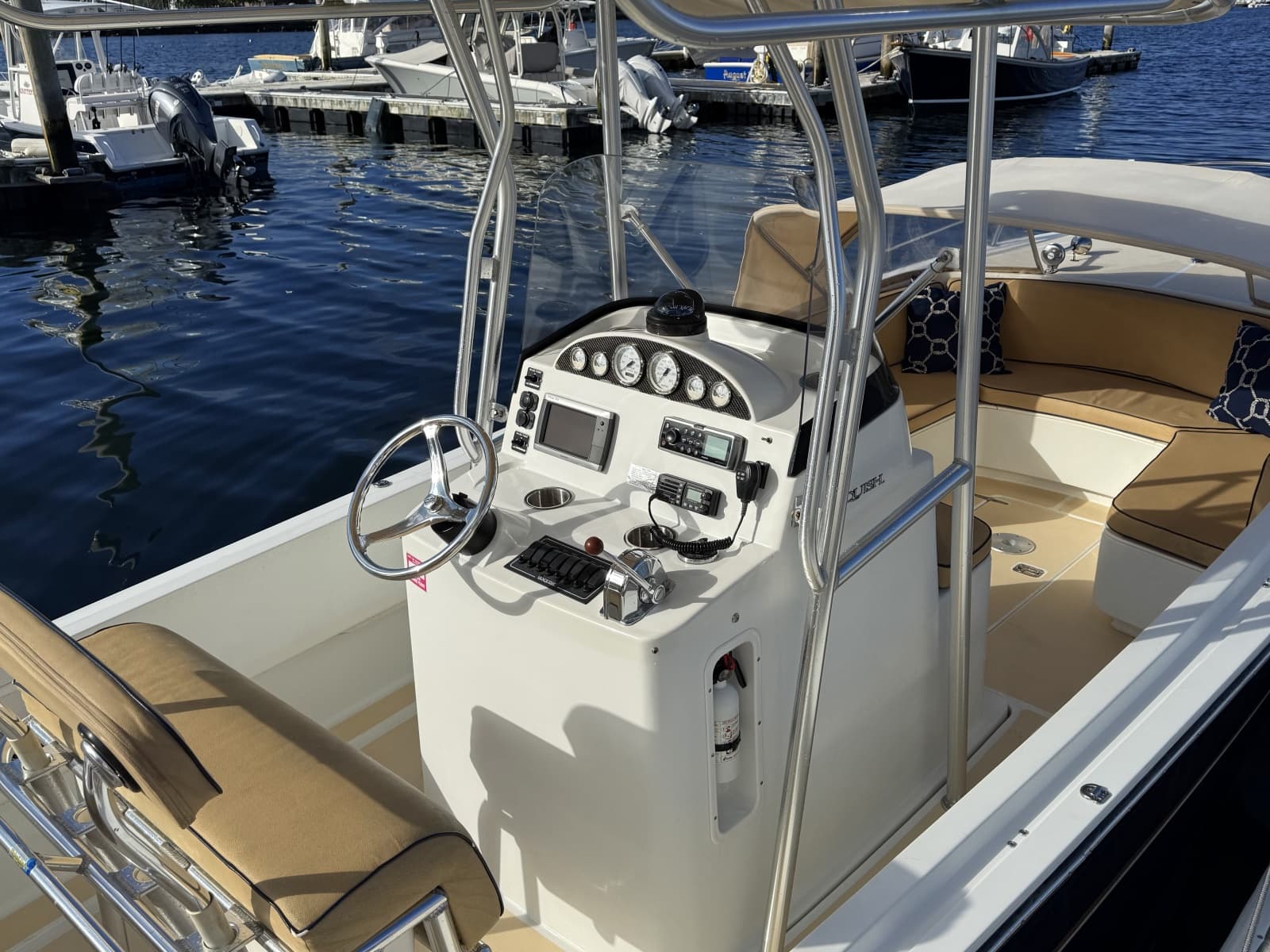 2010 Vanquish 24 Runabout - Photo 18