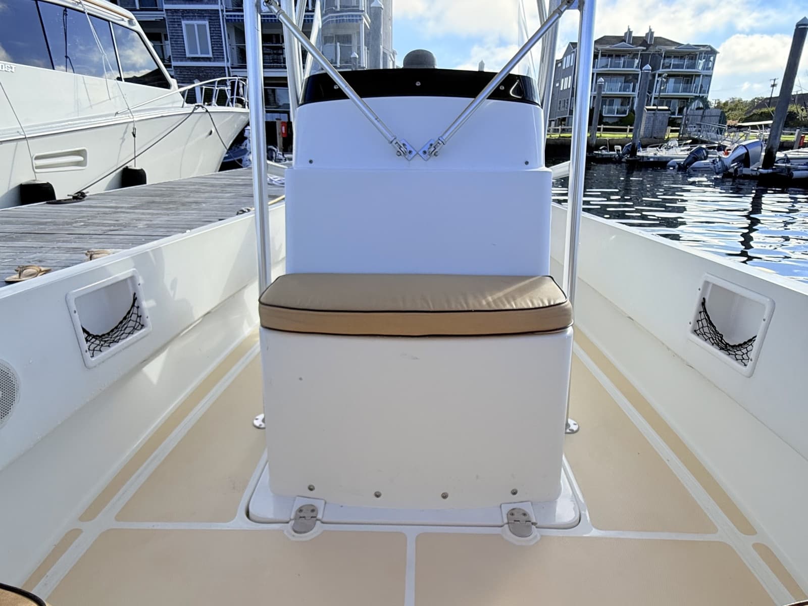 2010 Vanquish 24 Runabout - Photo 23