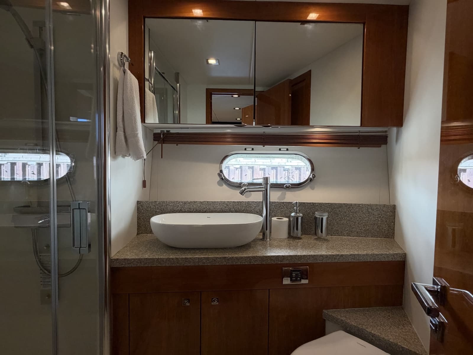 2014 Sunseeker 60 Predator - Photo 68