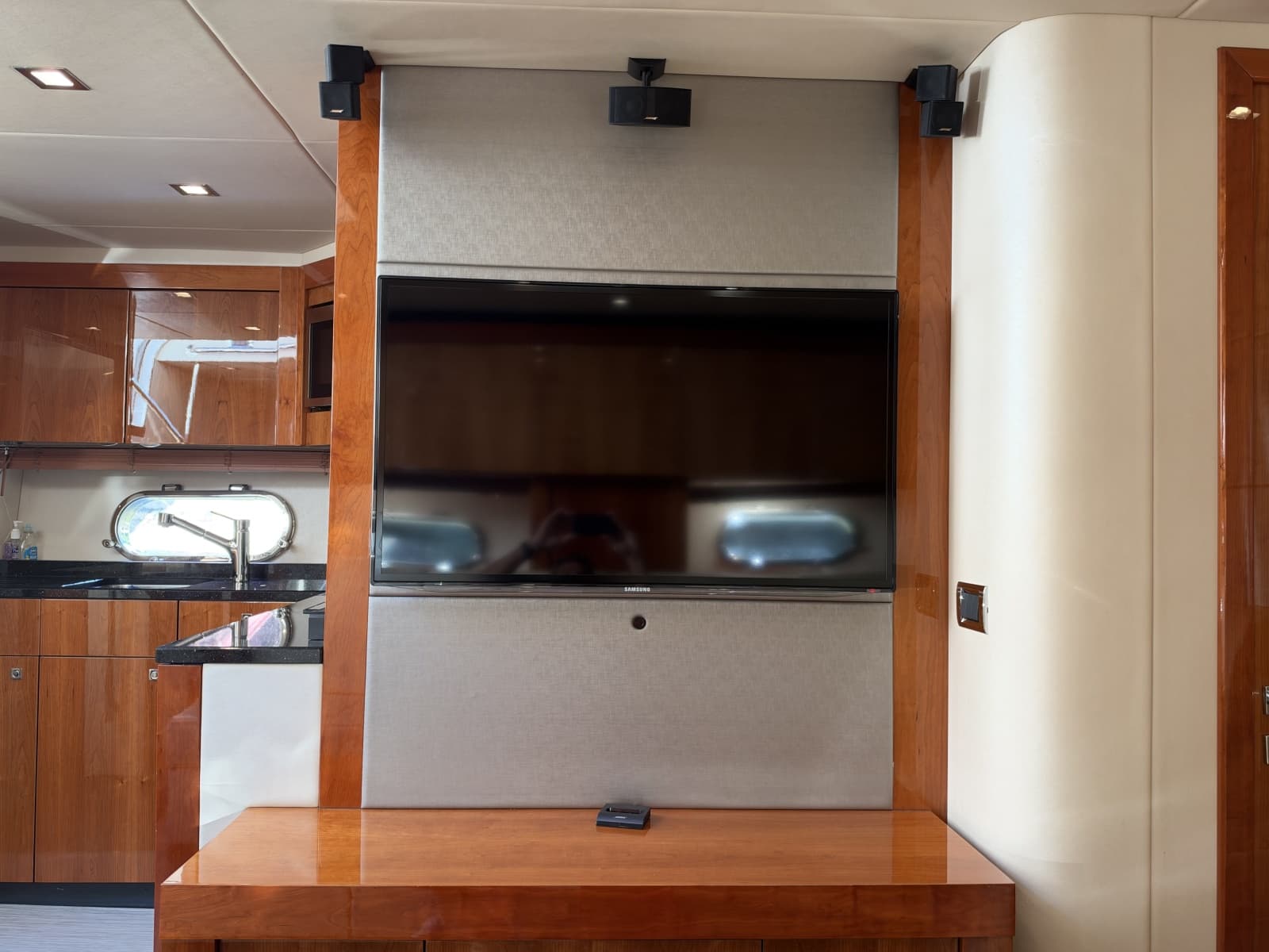 2014 Sunseeker 60 Predator - Photo 54