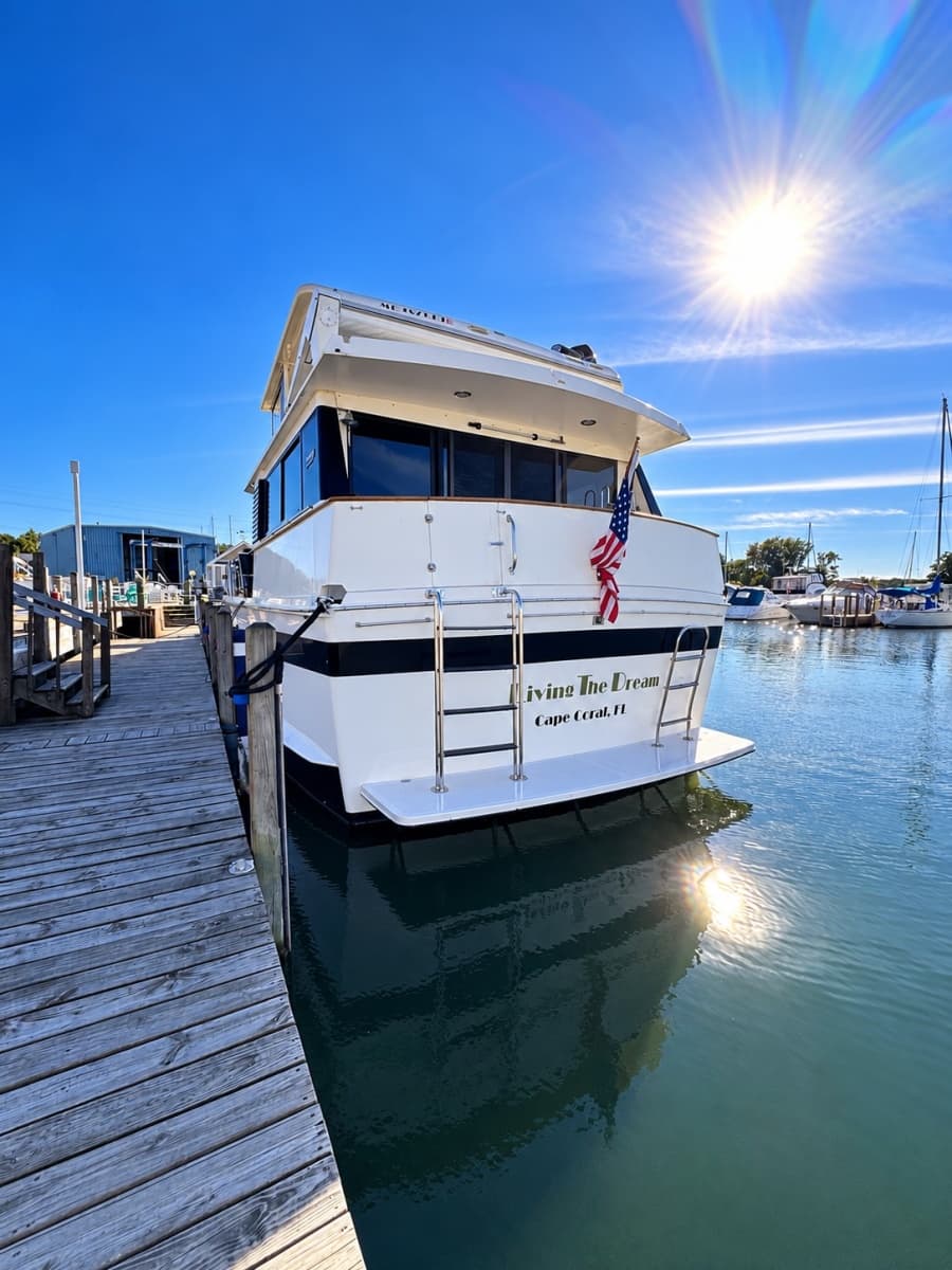 1990 Viking 55 MOTOR YACHT WIDE BODY - Photo 8
