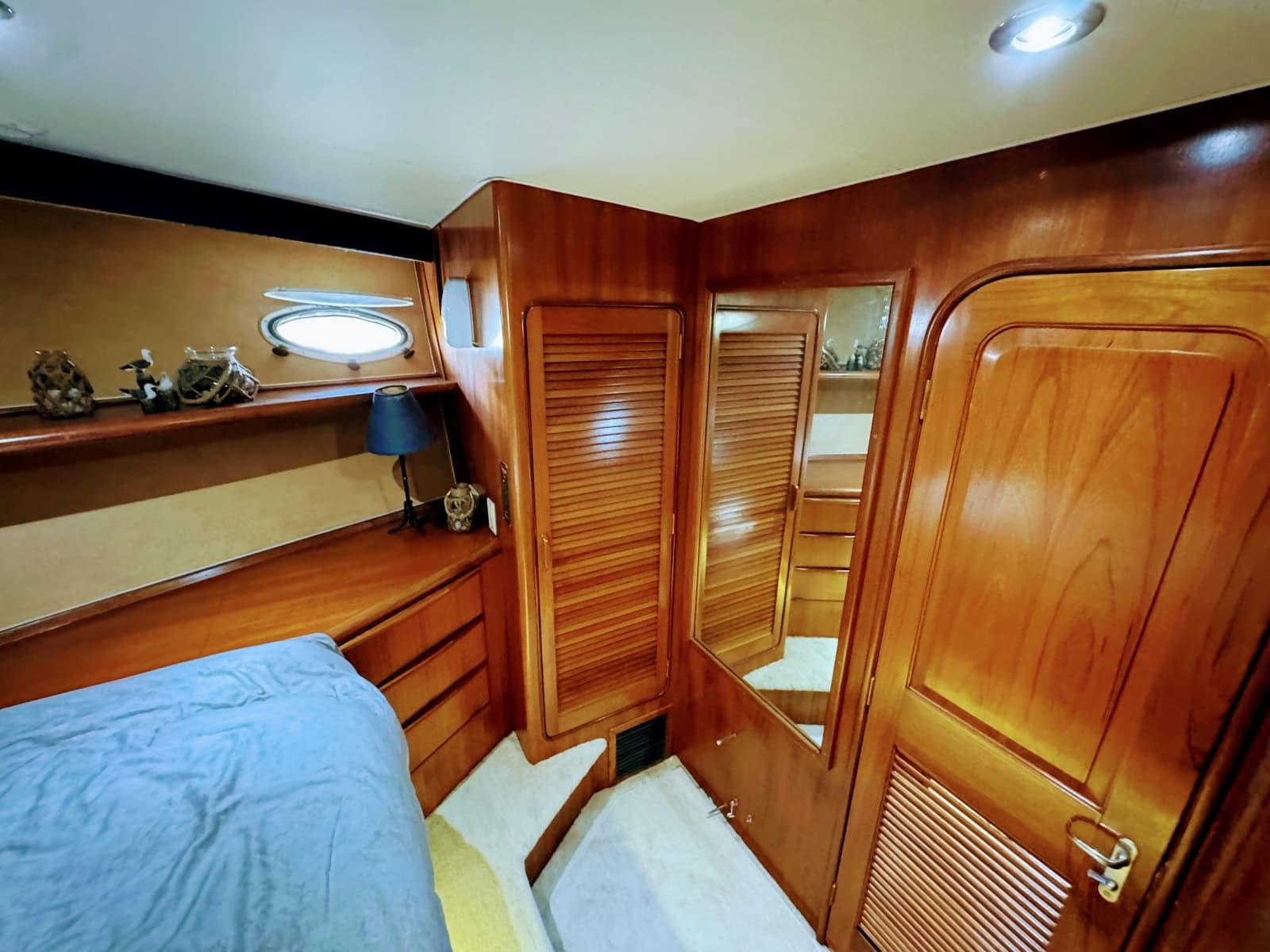 1990 Viking 55 MOTOR YACHT WIDE BODY - Photo 47