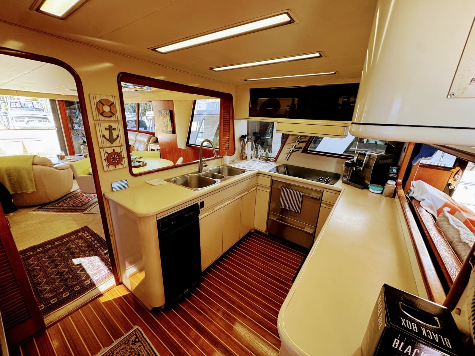 1990 Viking 55 MOTOR YACHT WIDE BODY - Photo 30
