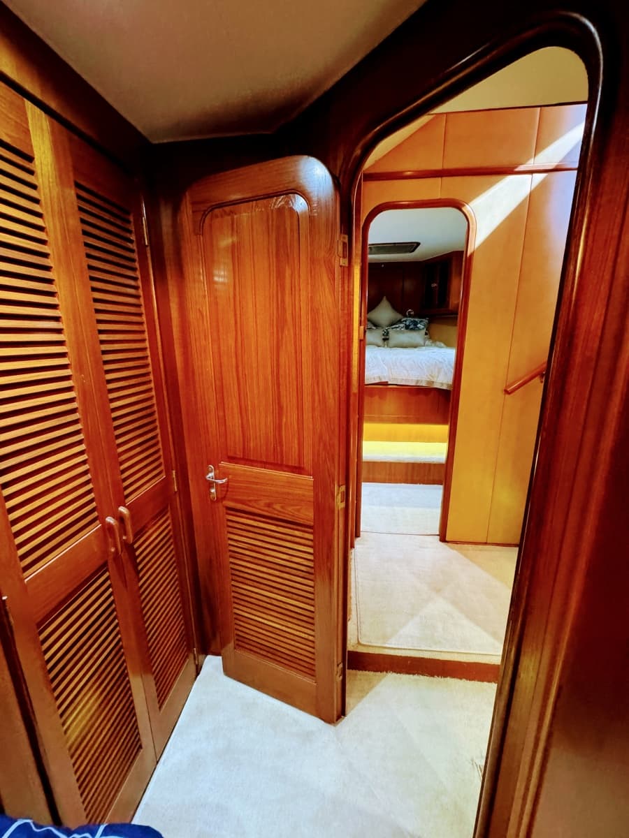 1990 Viking 55 MOTOR YACHT WIDE BODY - Photo 54