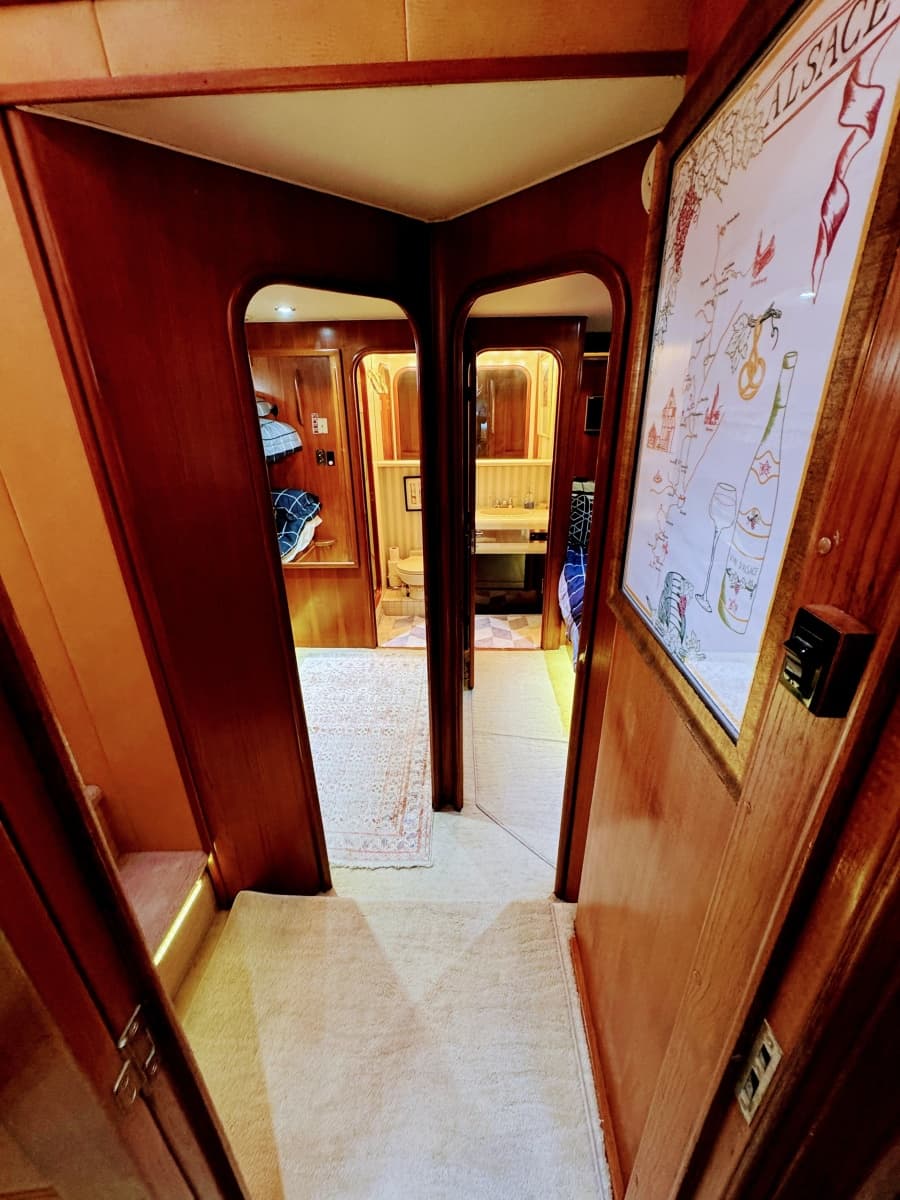 1990 Viking 55 MOTOR YACHT WIDE BODY - Photo 48