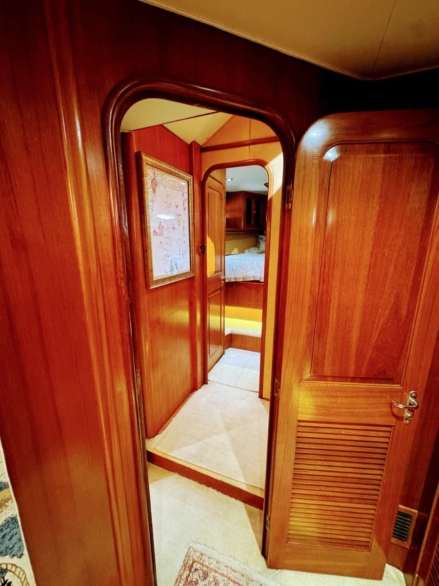 1990 Viking 55 MOTOR YACHT WIDE BODY - Photo 53