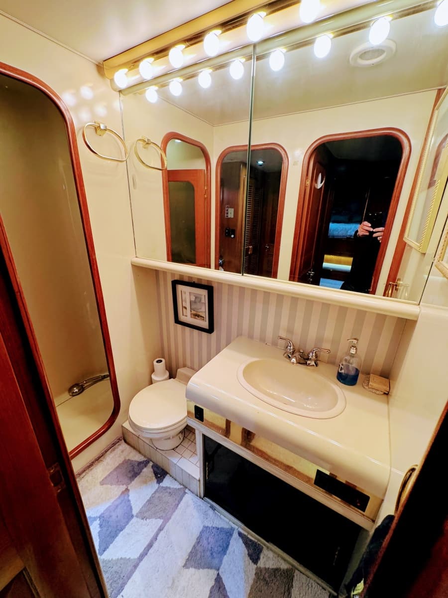 1990 Viking 55 MOTOR YACHT WIDE BODY - Photo 51