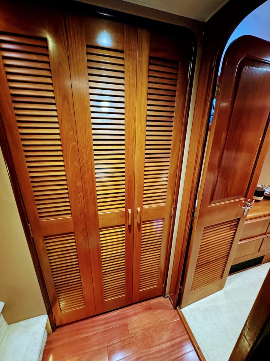 1990 Viking 55 MOTOR YACHT WIDE BODY - Photo 60