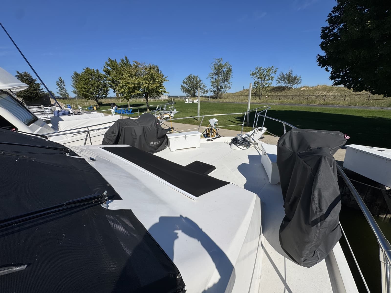 1990 Viking 55 MOTOR YACHT WIDE BODY - Photo 13