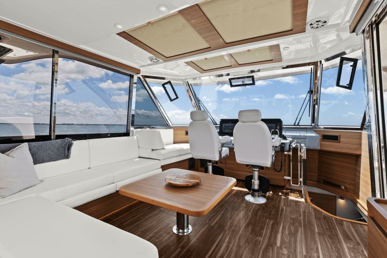 2023 Aquila 54 Yacht - Photo 3