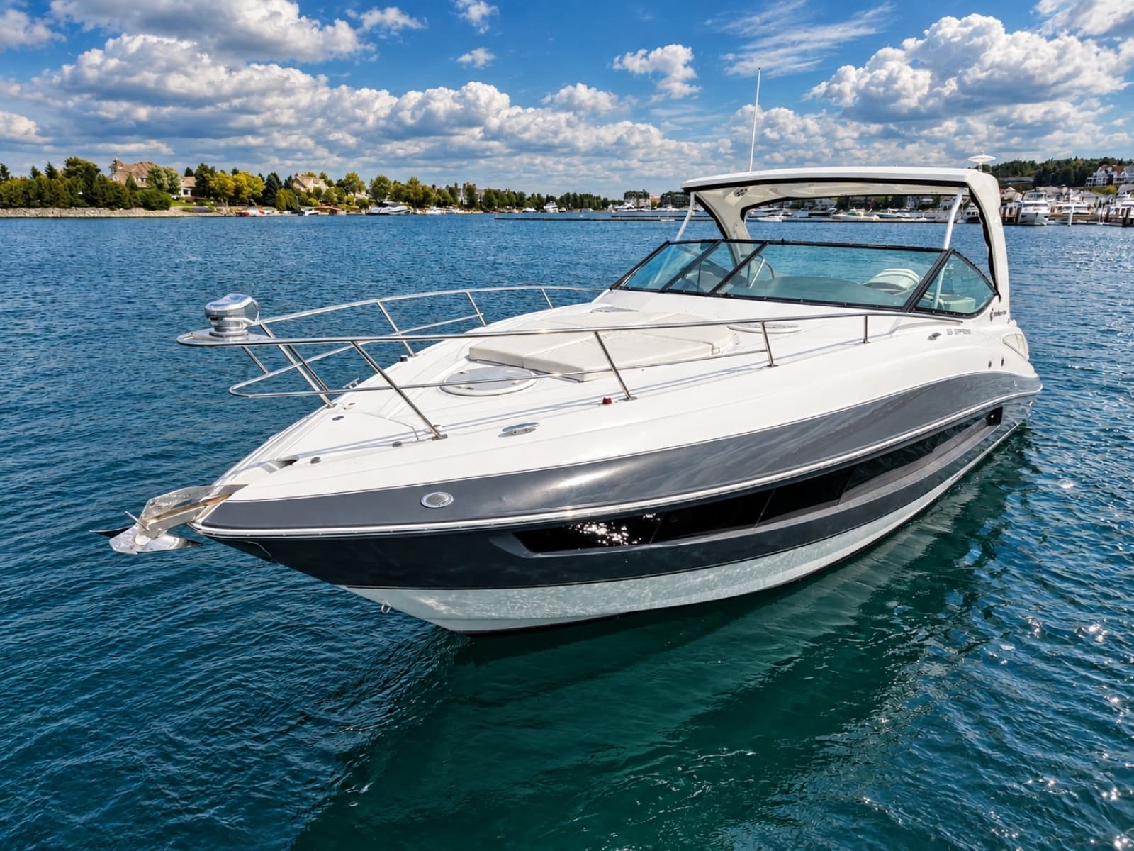 2020 Cruisers Yachts 35 Express - Photo 9