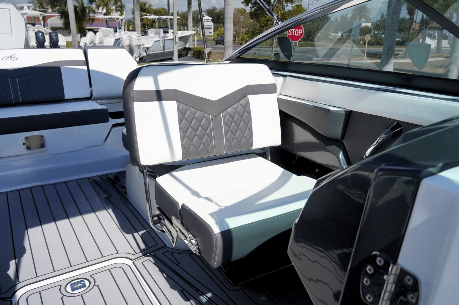 2023 Monterey 275SS - Photo 18