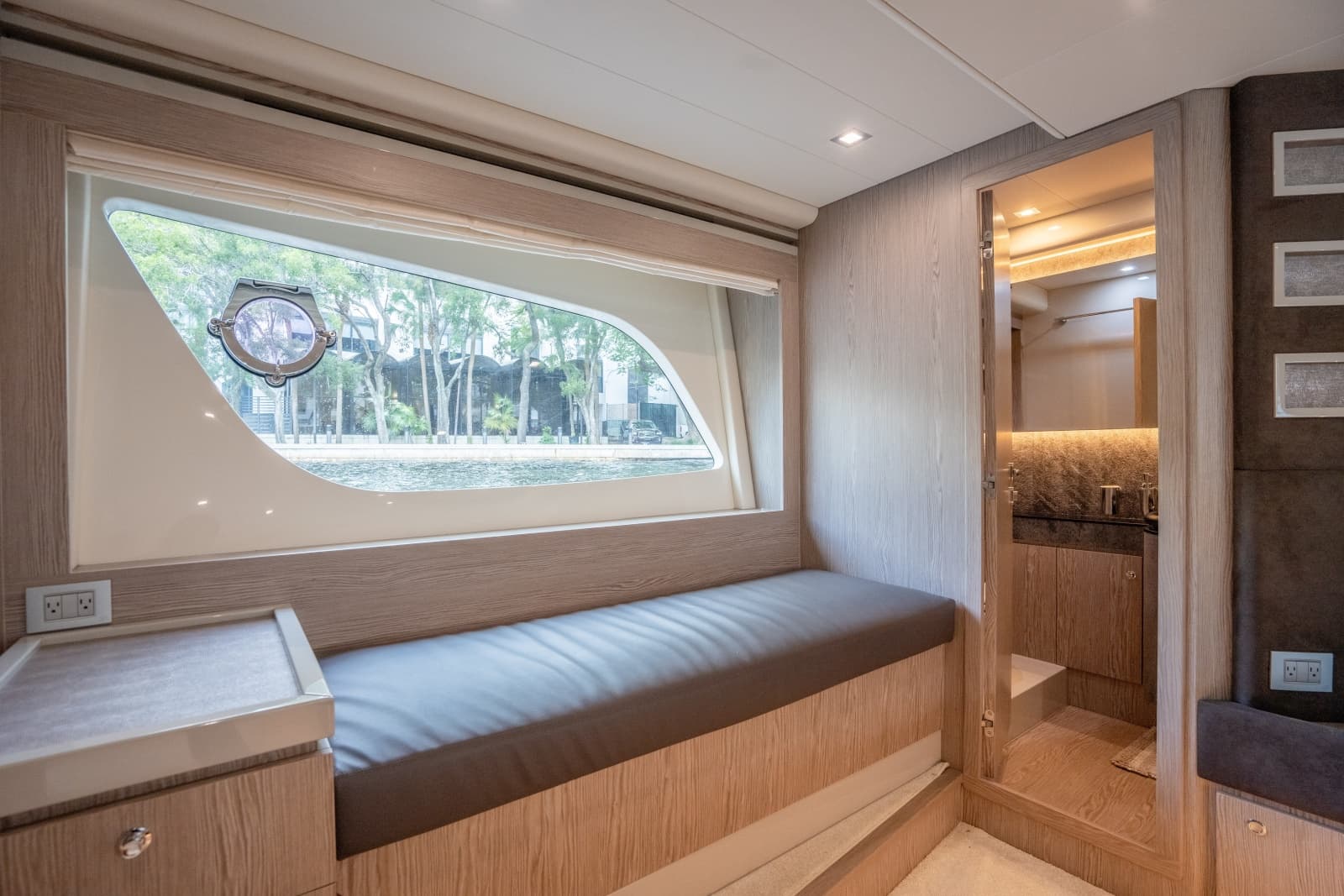 2016 Ferretti Yachts  - Photo 68