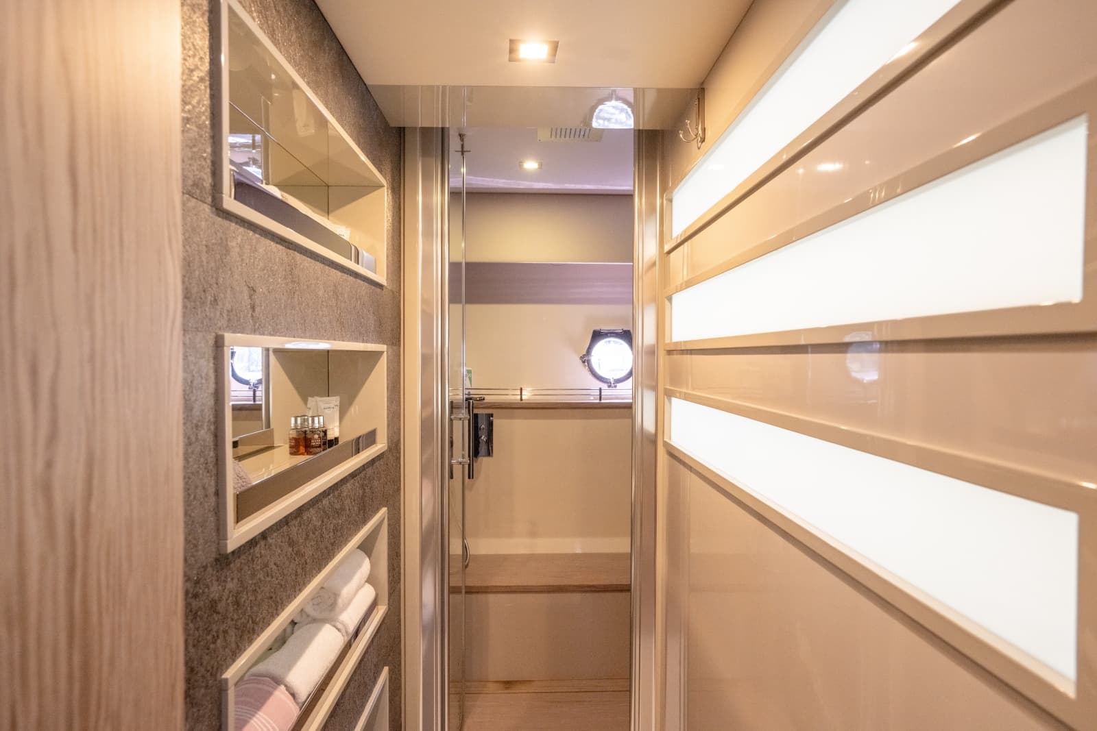 2016 Ferretti Yachts  - Photo 73