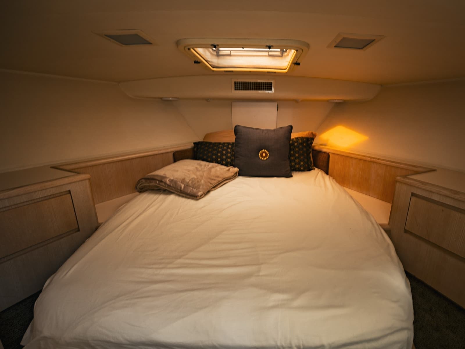 1995 Hatteras 52 Cockpit Motor Yacht - Photo 36
