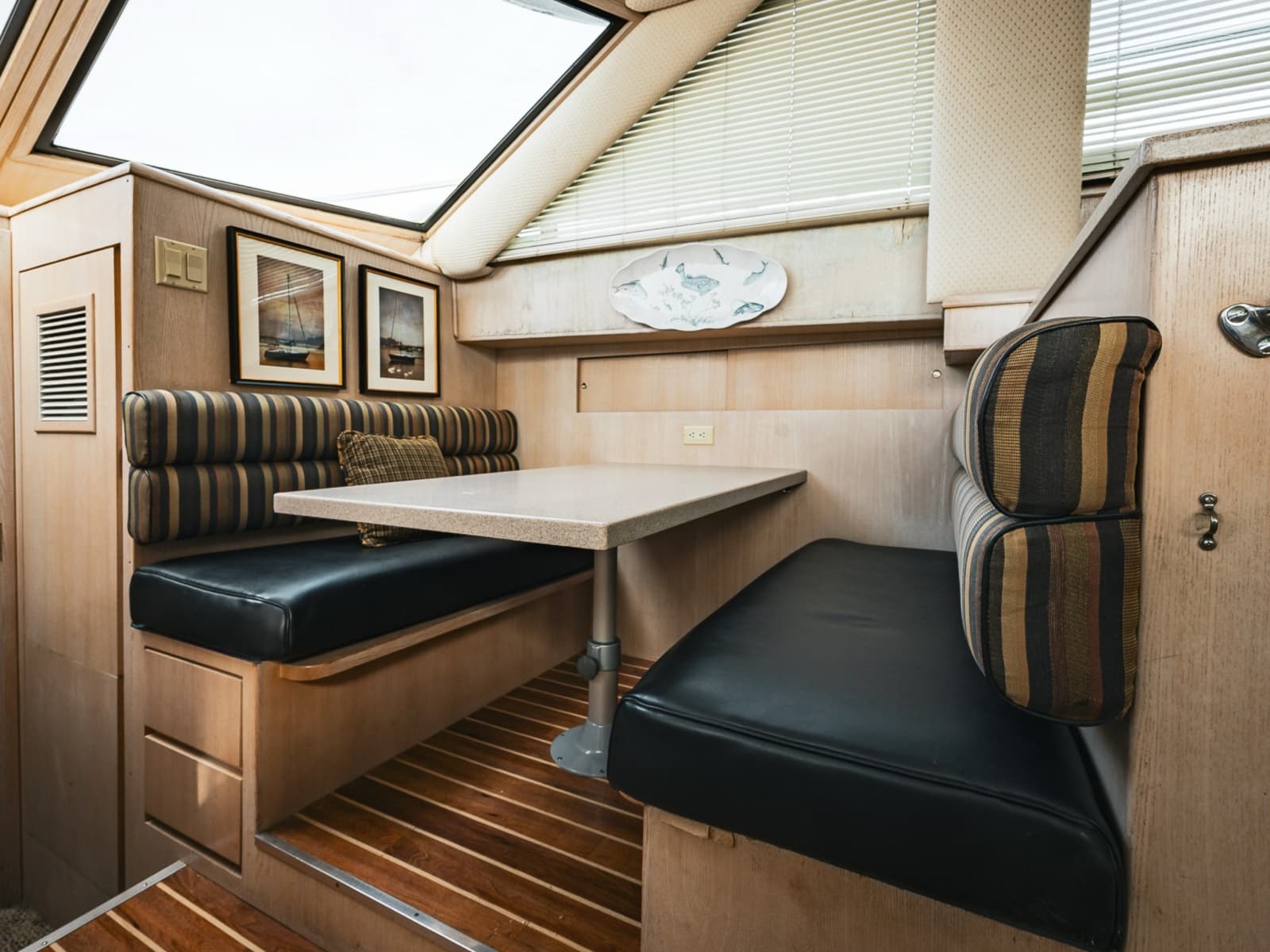 1995 Hatteras 52 Cockpit Motor Yacht - Photo 38