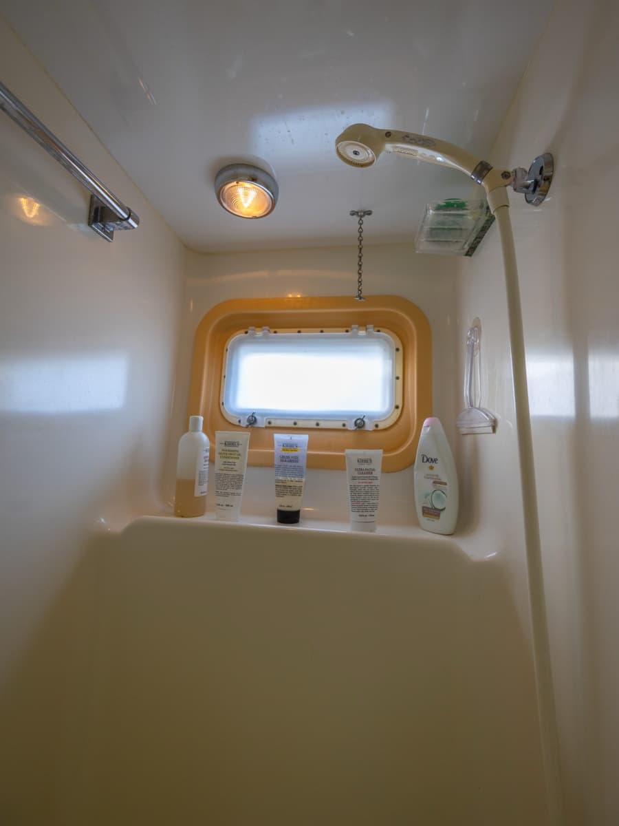 1995 Hatteras 52 Cockpit Motor Yacht - Photo 47