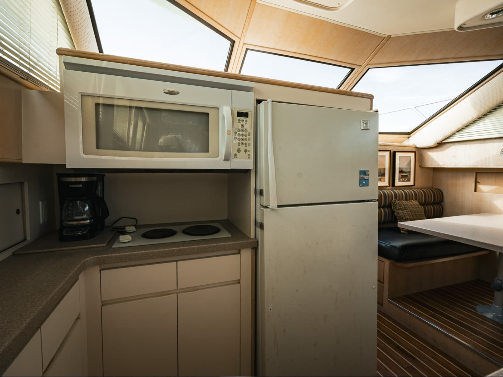 1995 Hatteras 52 Cockpit Motor Yacht - Photo 32