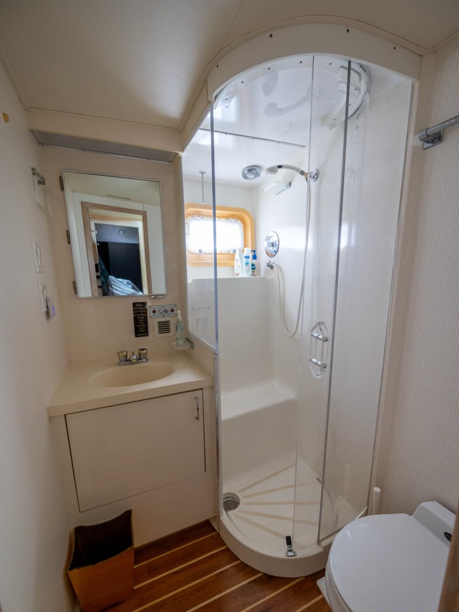 1995 Hatteras 52 Cockpit Motor Yacht - Photo 45