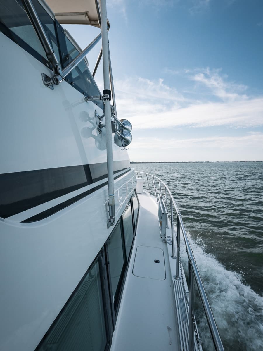 1995 Hatteras 52 Cockpit Motor Yacht - Photo 31