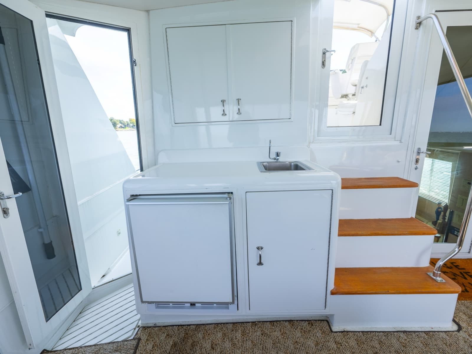 1995 Hatteras 52 Cockpit Motor Yacht - Photo 26