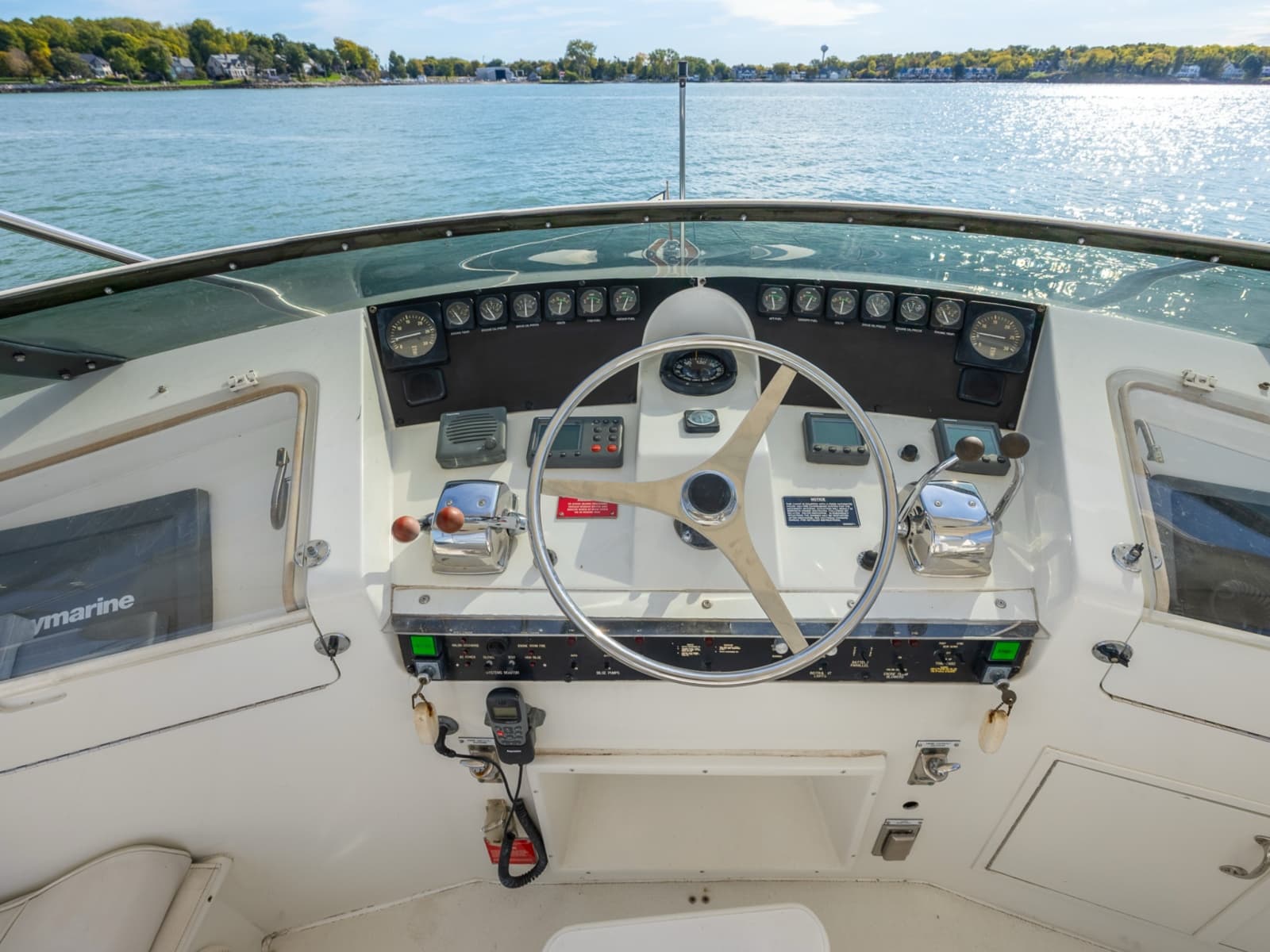 1995 Hatteras 52 Cockpit Motor Yacht - Photo 21