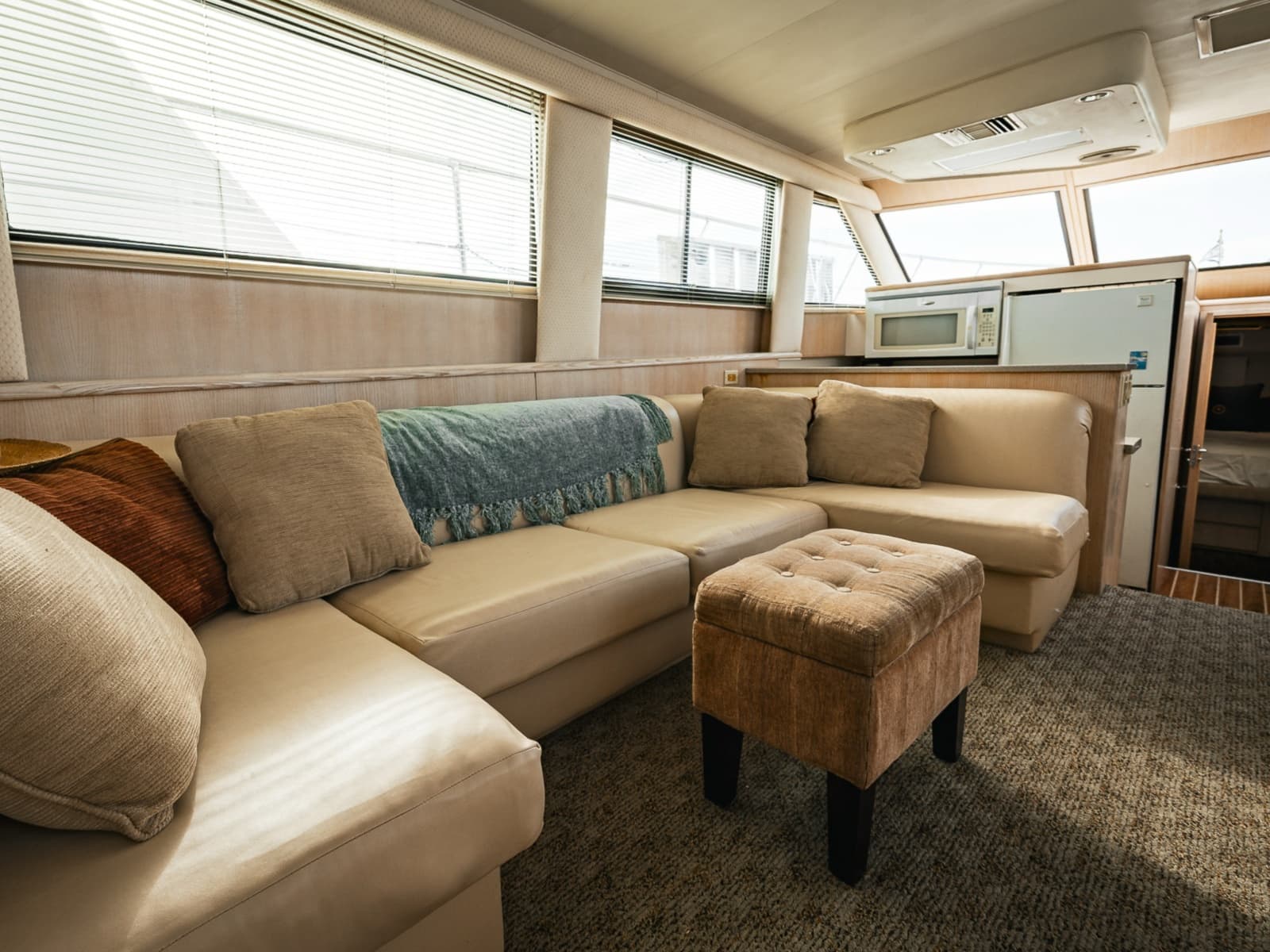 1995 Hatteras 52 Cockpit Motor Yacht - Photo 34
