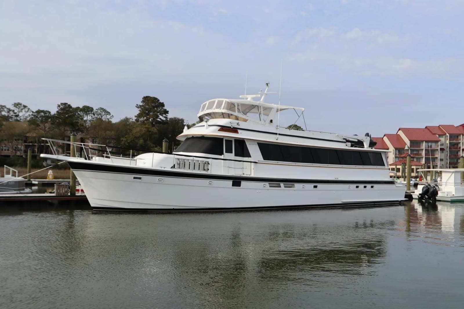 1988 Hatteras  - Photo 1