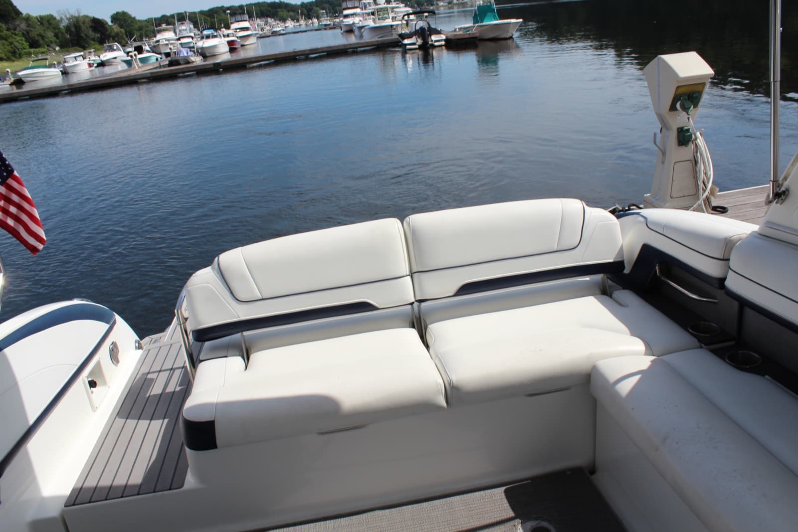 2017 Formula 330 Crossover Bowrider - Photo 17