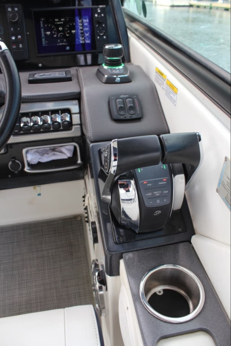 2017 Formula 330 Crossover Bowrider - Photo 25