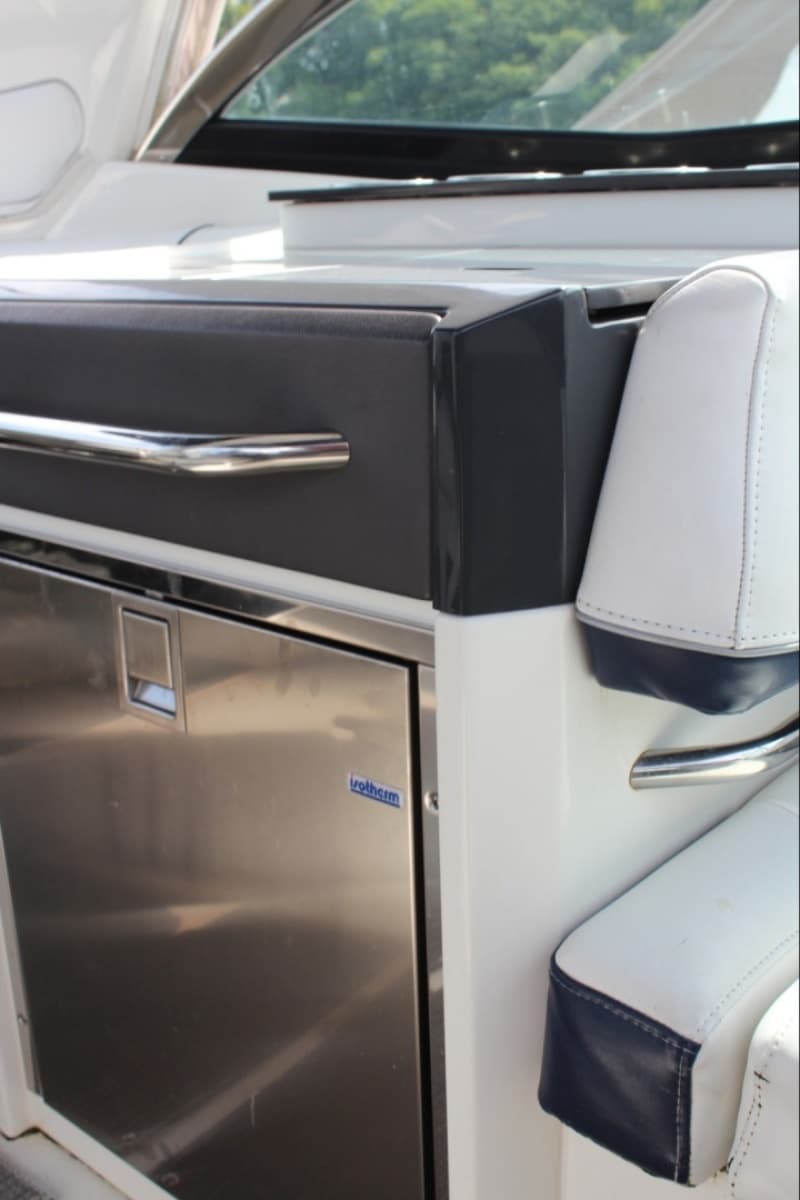 2017 Formula 330 Crossover Bowrider - Photo 37