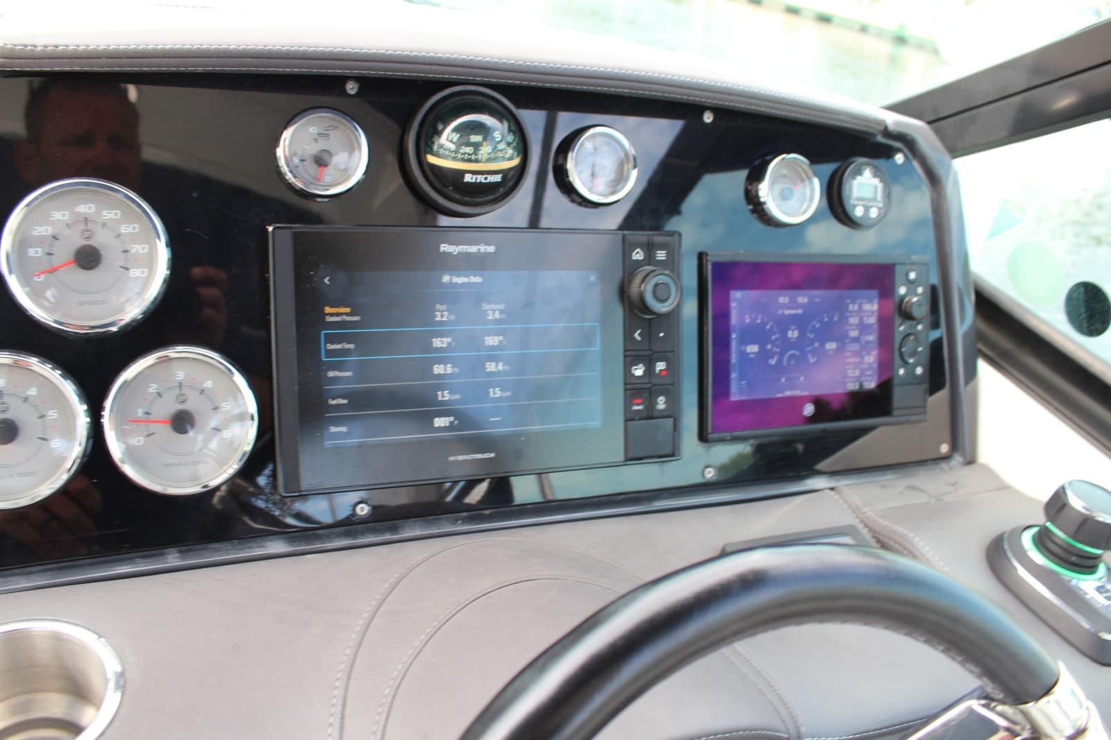 2017 Formula 330 Crossover Bowrider - Photo 20