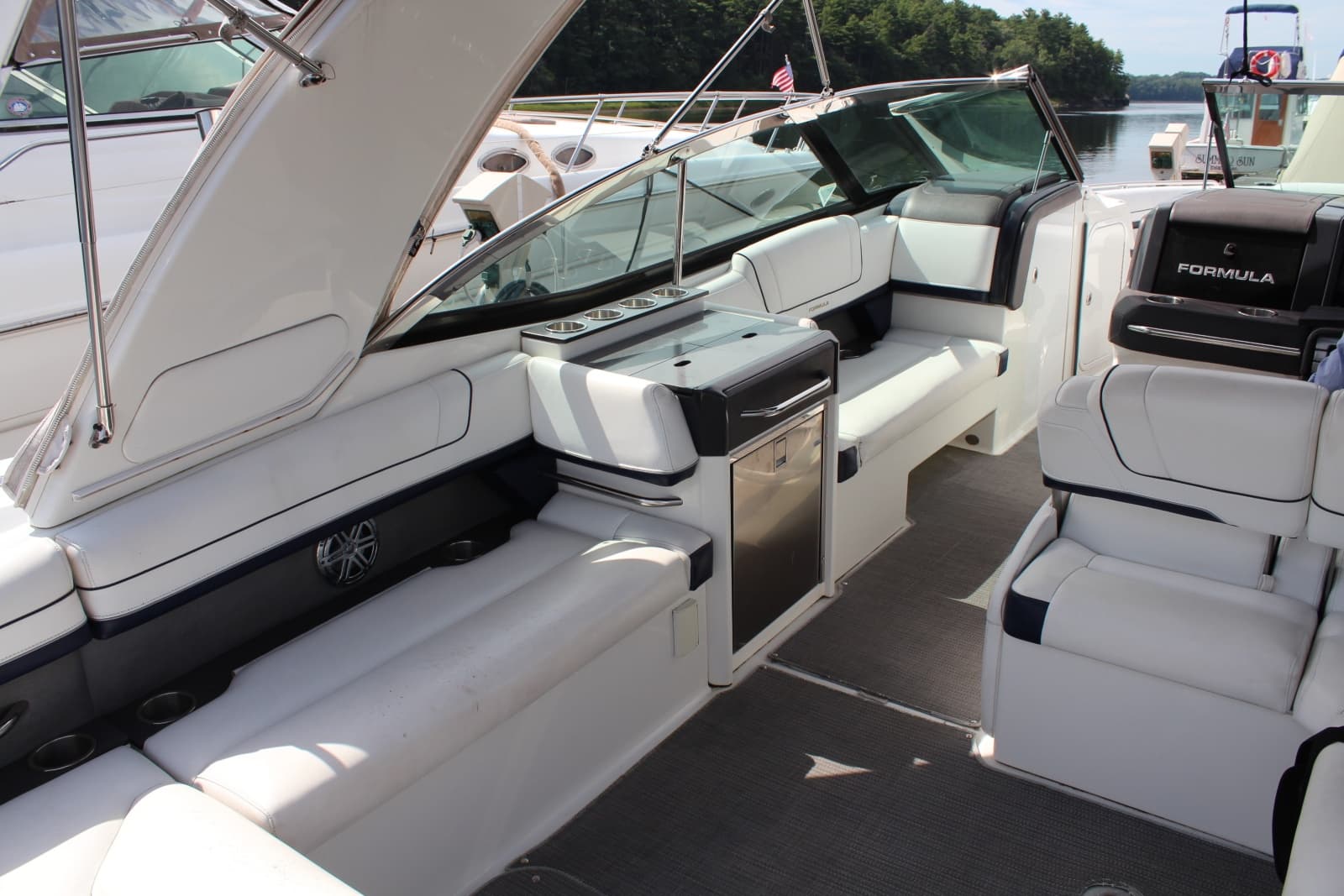 2017 Formula 330 Crossover Bowrider - Photo 40